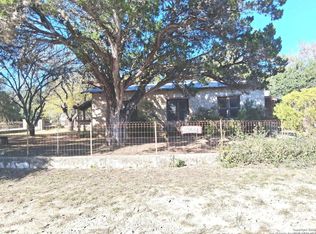 10484 Park Road 37, Lakehills, TX 78063