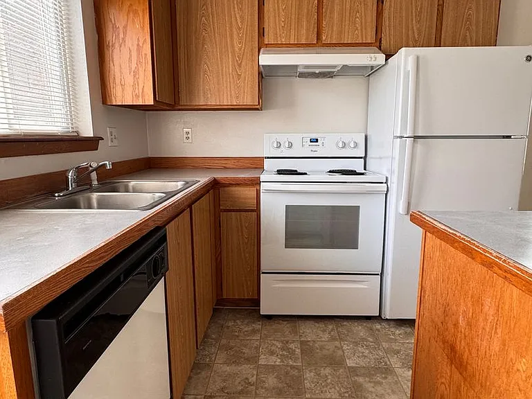 409 S 50th Ave — Photo 11