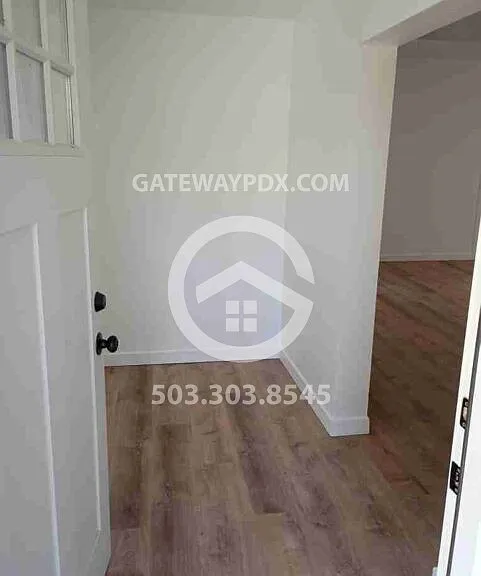 660 Monmouth St — Photo 4