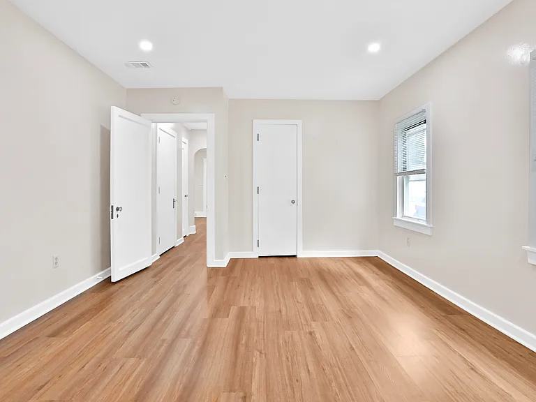 3226 Grayson St — Photo 3