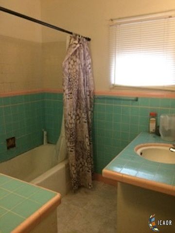 2nd image of 880 W Brighton Ave