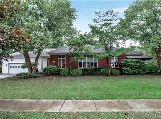 15 Brookshire Ct, East Amherst, NY 14051