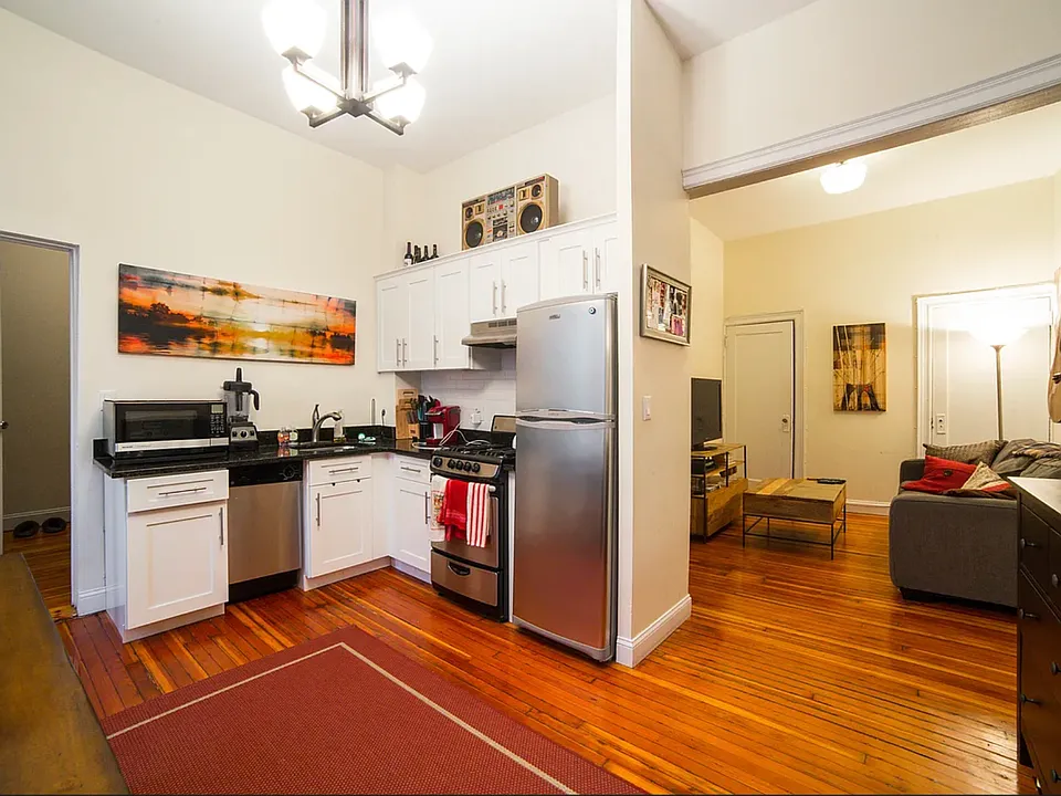 158 Hicks St #7/8