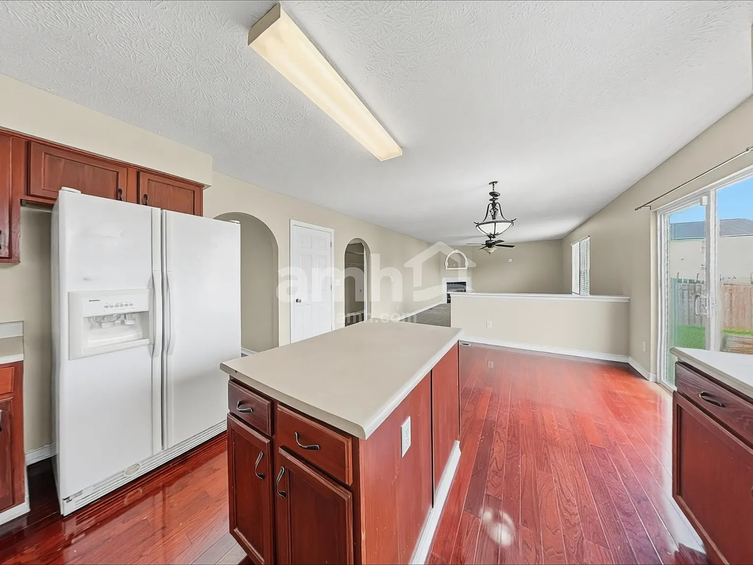 4 bed, 2.5 bath, 2480 sqft, $2,755 — Photo 4