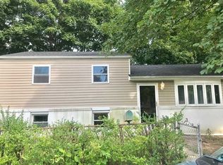 191 Forrest Pl, Bay Shore, NY 11706