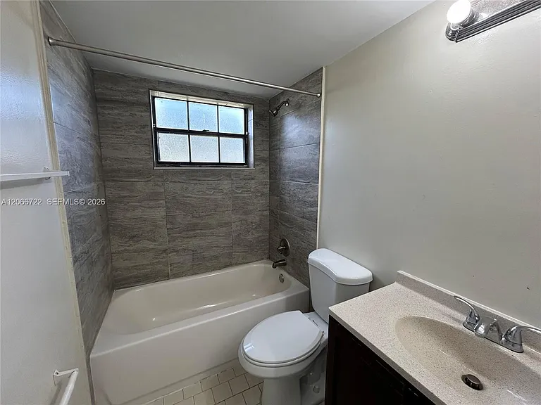 Belmont Ln — Photo 9