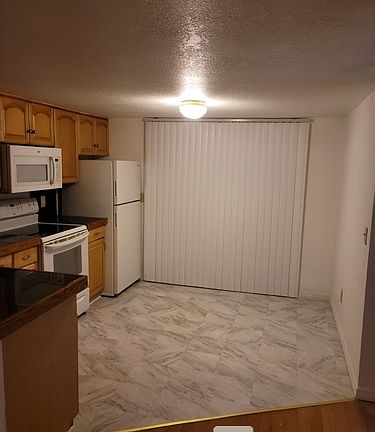 5th image of 1631 Hickory Ave #1