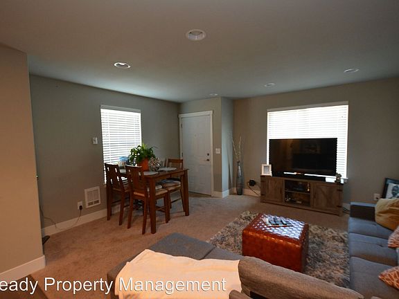3rd image of 1215 S 15th St #B