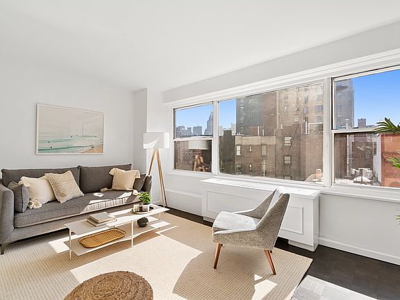 3rd image of 33 Greenwich Ave APT 6C