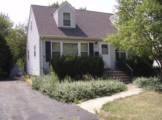 240 S Michigan Ave, Addison, IL 60101