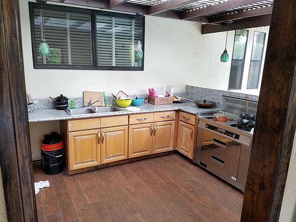 Outdoor Kitchen Area