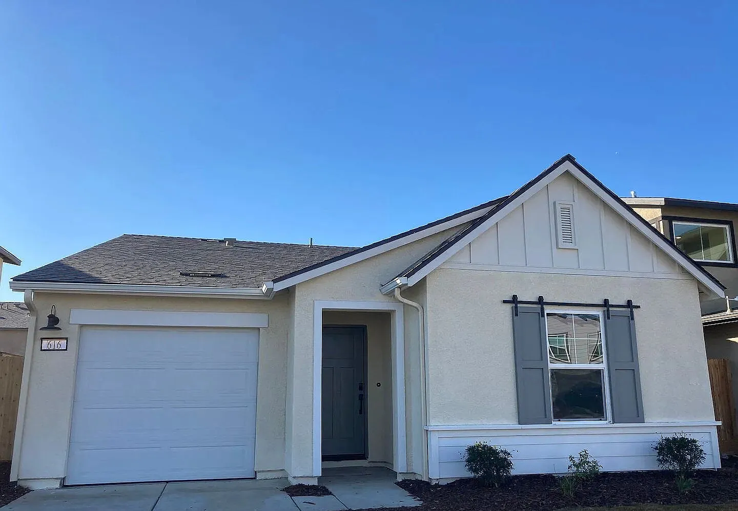 3 bed, 2.0 bath, 1353 sqft, $2,250 — Photo 1