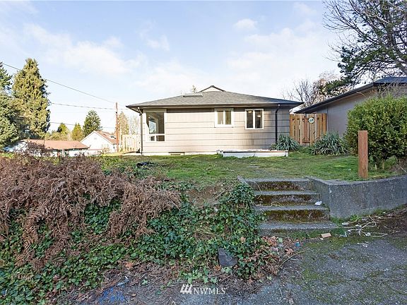4th image of 4709 172nd Ave