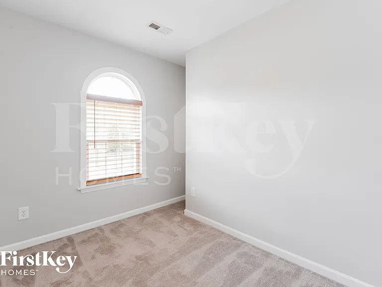 6698 Knob Hill Ct — Photo 11