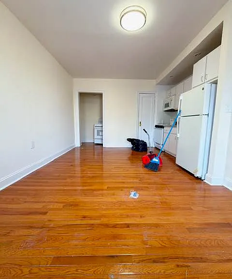 521 Isham St #1 — Photo 1