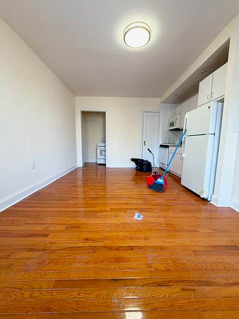 1st image of 521 Isham St APT 1