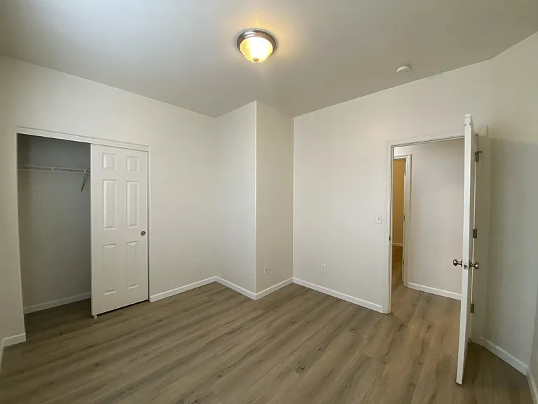 660 Callahan Dr — Photo 19
