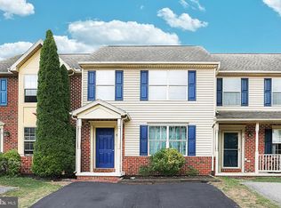 19 Sara Ln, Hanover, PA 17331
