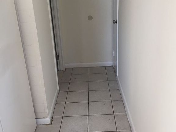 4th image of 43 Lasalle Ct #5775653