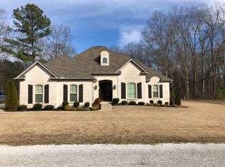 557 Crown Dr, Fulton, MS 38843