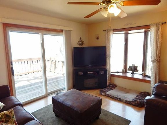 4th image of 8000 E Long Lake Dr