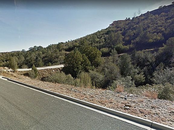 3rd image of 732 W Lee Blvd