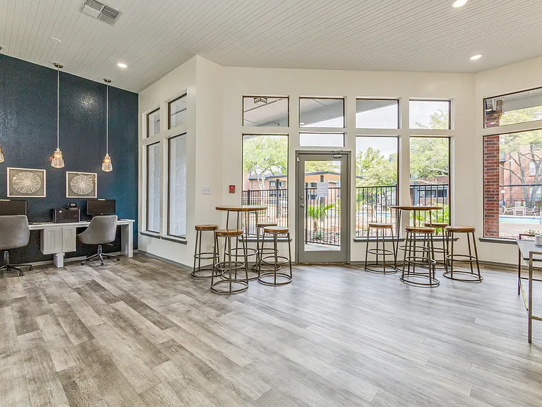 Raleigh At Towne Crossing — Photo 60