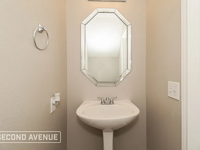 8525 Auburn Dr — Photo 19