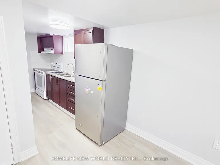 531 Ritson Rd N #1 — Photo 8