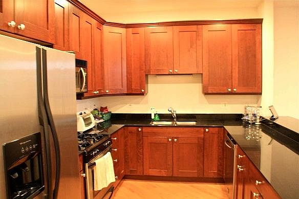 1st image of 3338 N Sheffield Ave APT 3L
