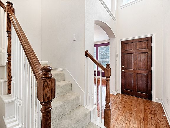 4th image of 531 Southridge Way