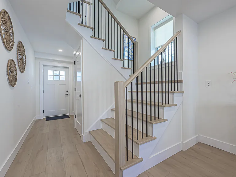 26 S Rosborough Ave — Photo 3
