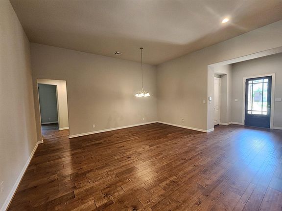 3rd image of 2218 Jitterbug Ln
