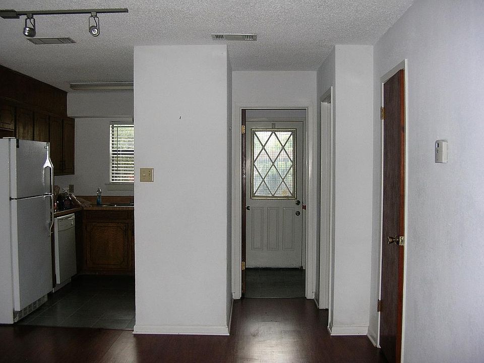 Building Photo 3