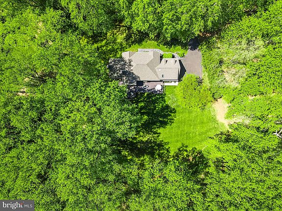 2nd image of 6613 Plantation Ln