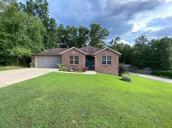 272 Mae St, Huntsville, AR 72740