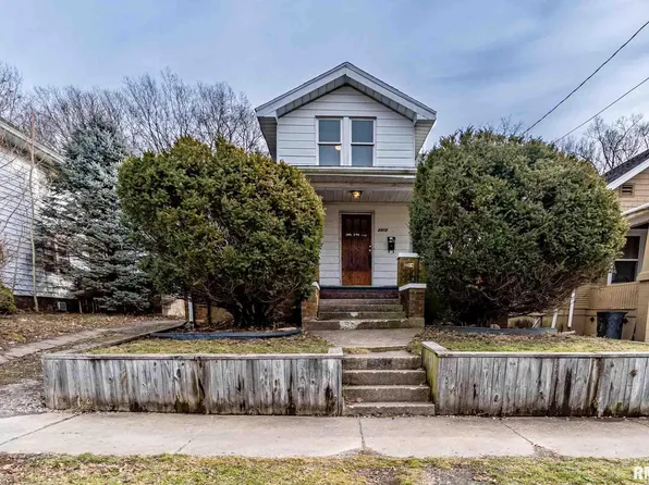 2412 N Dechman Ave, Peoria, IL 61603