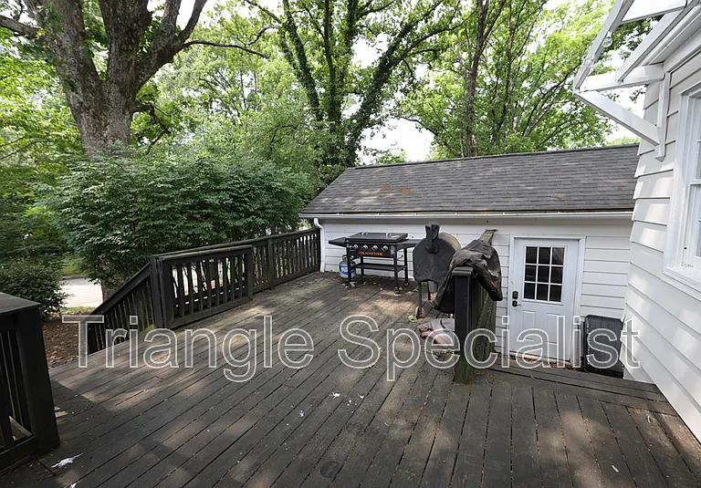 601 Dixie Trl — Photo 10