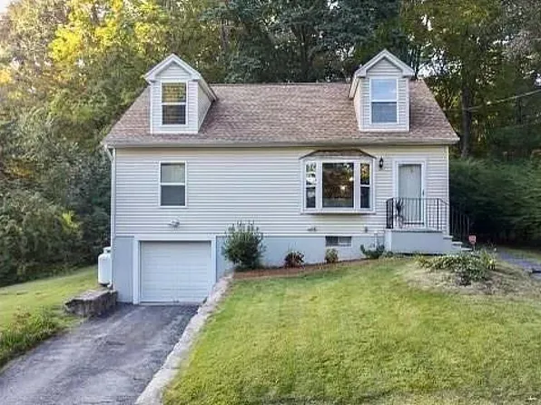 120 Mason Ave, Waterbury, CT 06708