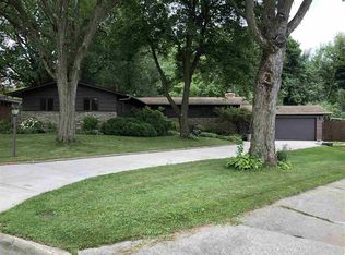 3215 Alta Vista Rd, Rockford, IL 61107