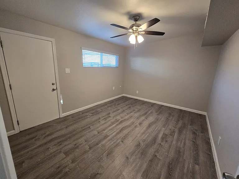 1211 E Kaler Dr — Photo 7