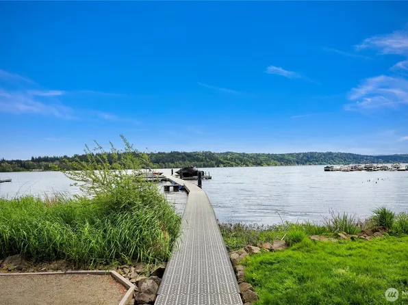4050 W Lake Sammamish Parkway NE #2, Redmond, WA 98052