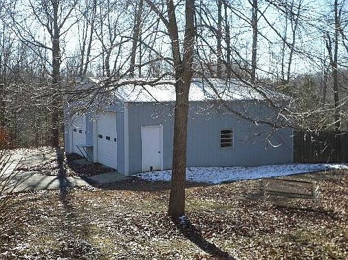4th image of 1095 Helm Ln