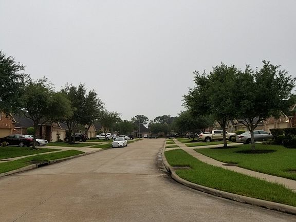 4th image of 2510 Pioneer Oaks Dr