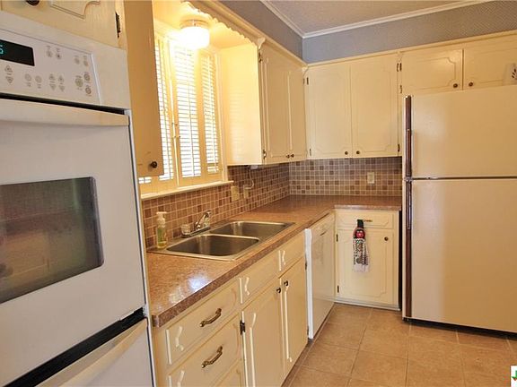 5th image of 3102 Oaklawn Dr