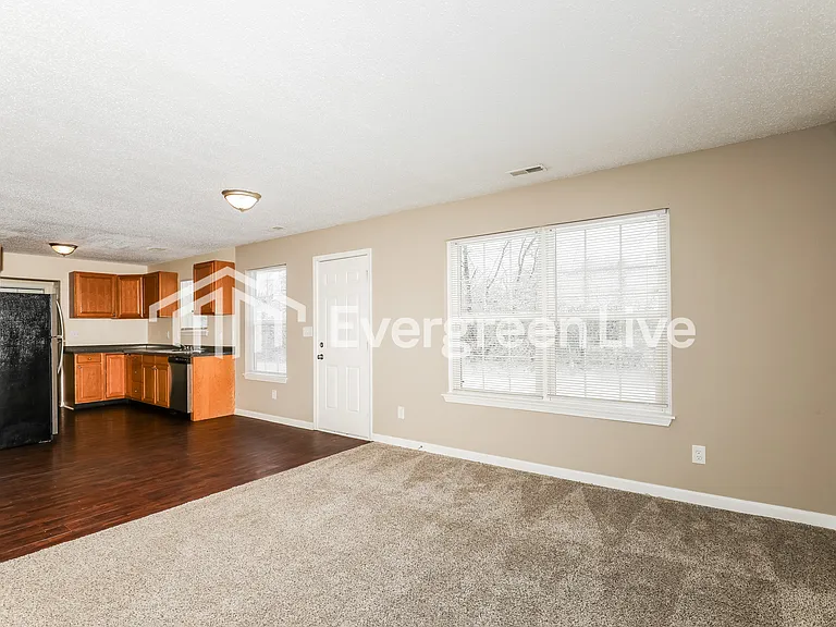 11359 Shady Hollow Ln — Photo 4