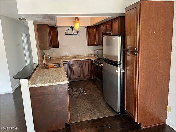 5th image of 1826 Plum Ct #0