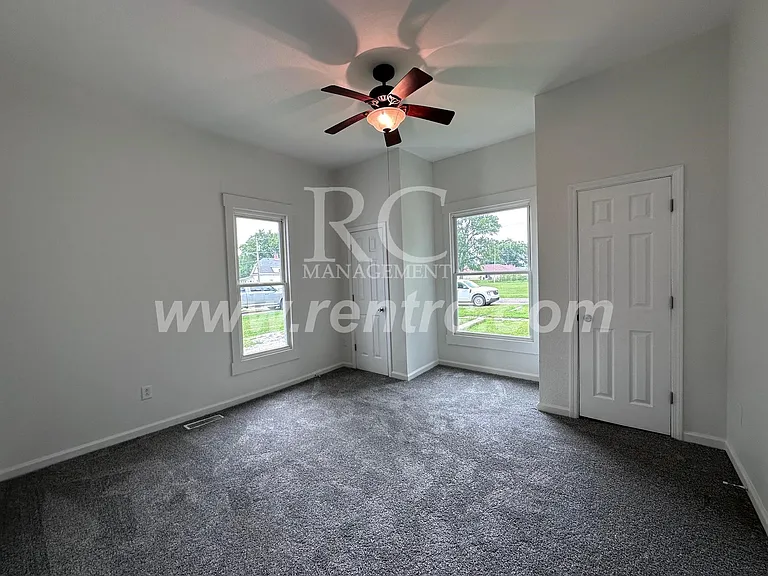 702 S Sandusky St — Photo 7