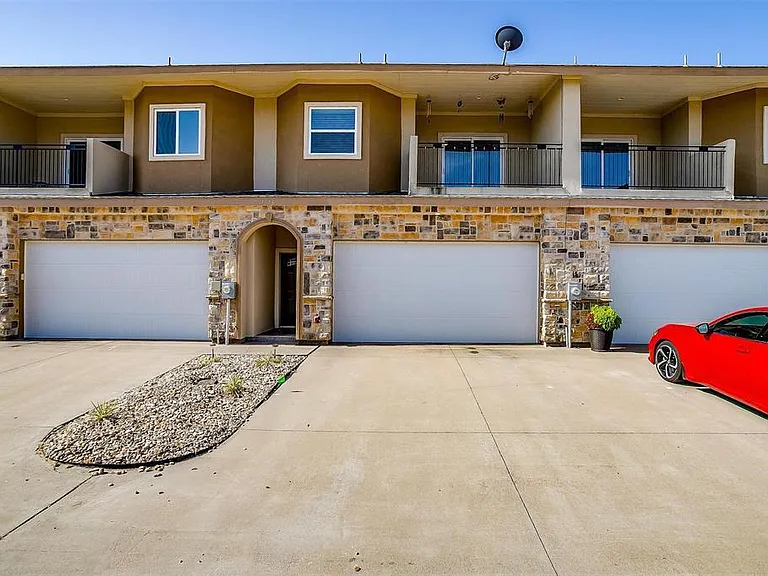 1313 Summerset Ln — Photo 13