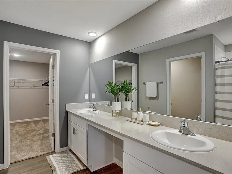 2405 Oakwood Ln — Photo 28